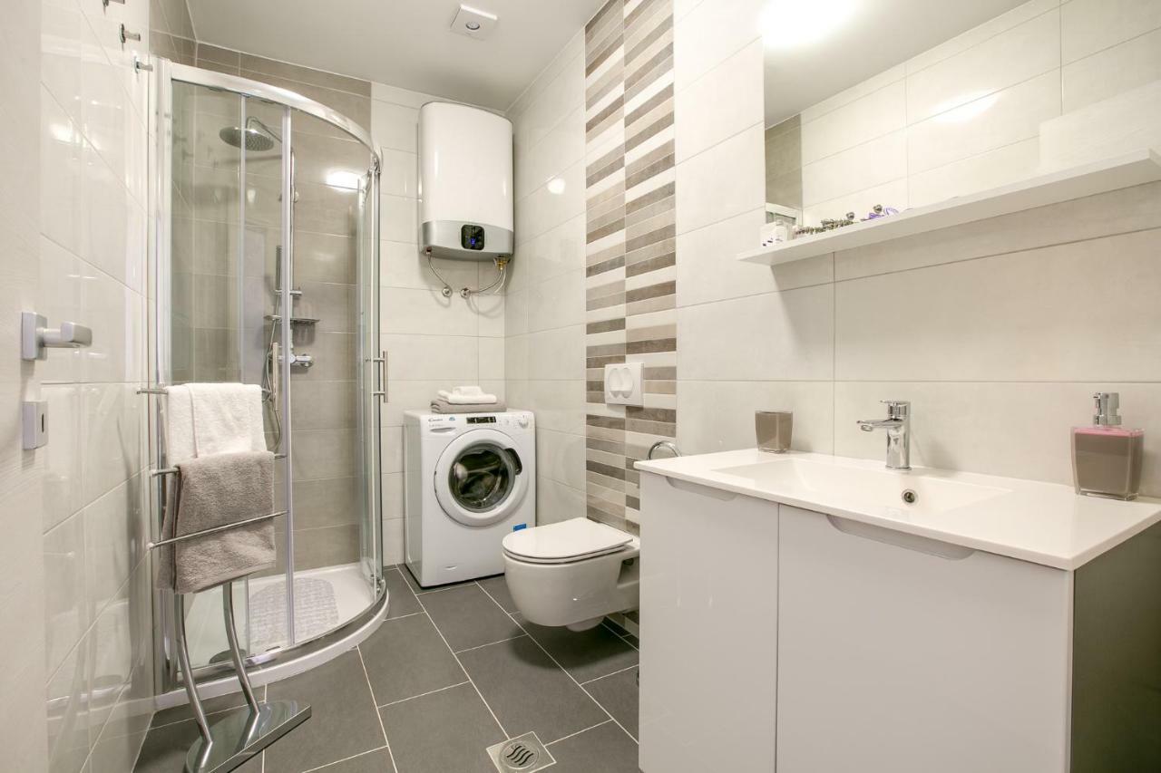 Apartment Maja พูลา ภายนอก รูปภาพ