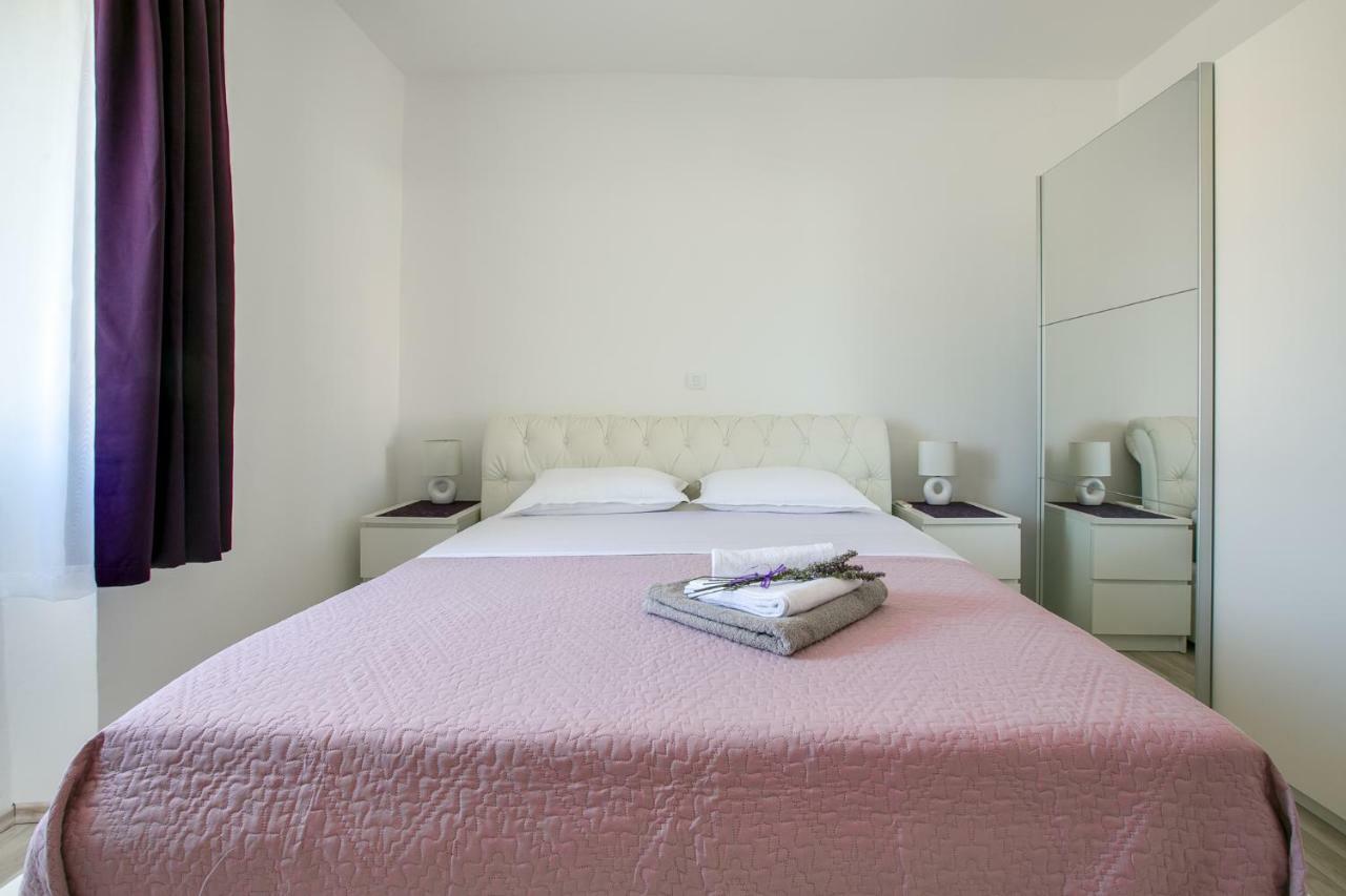 Apartment Maja พูลา ภายนอก รูปภาพ
