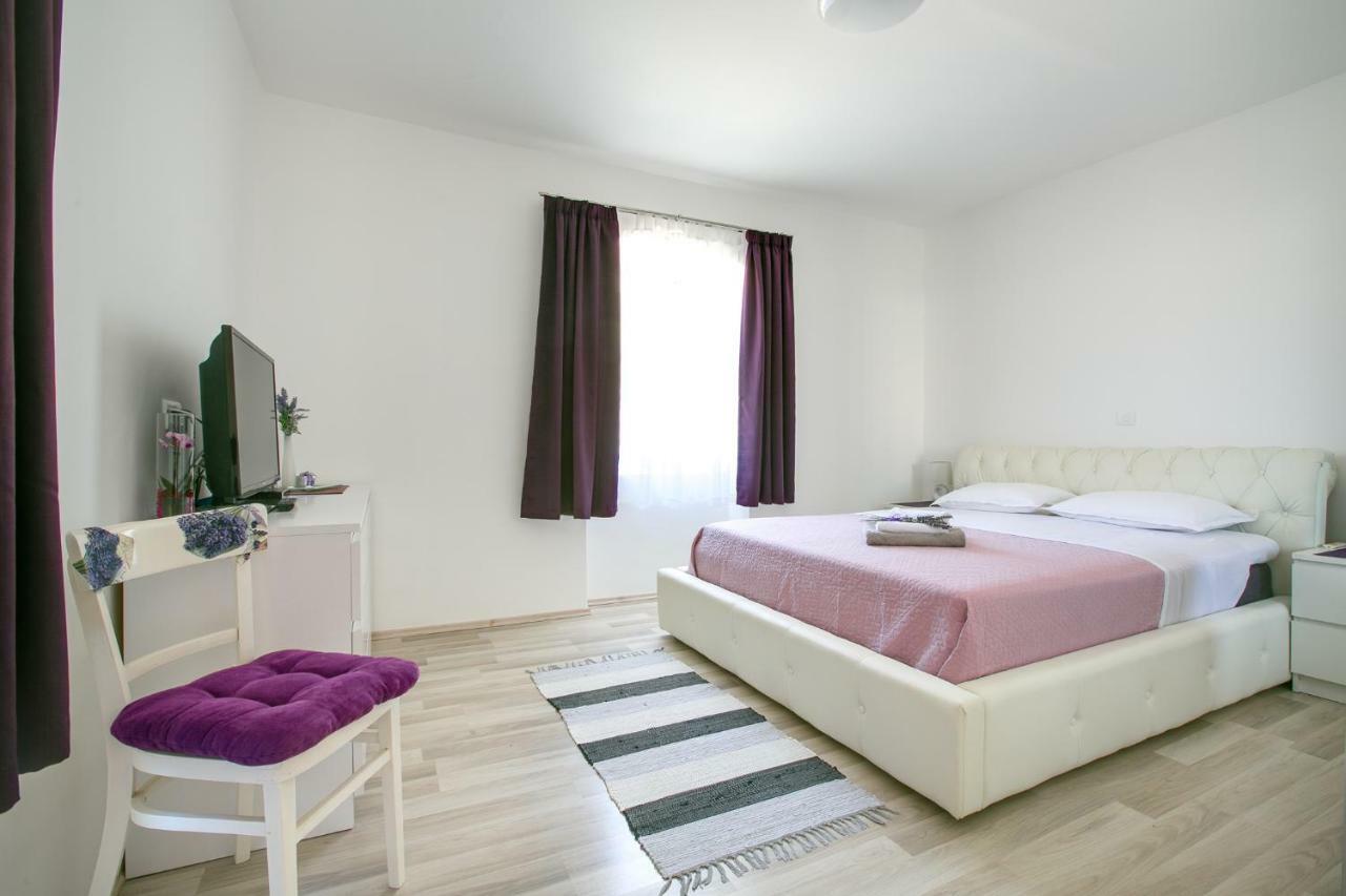 Apartment Maja พูลา ภายนอก รูปภาพ